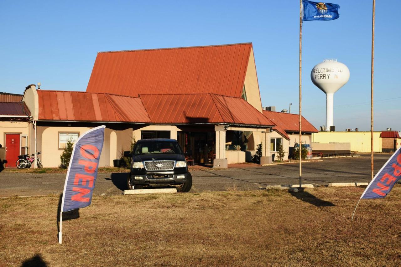 American Best Inn By Oyo I-35 Perry Near Lake Mcmurtry Экстерьер фото
