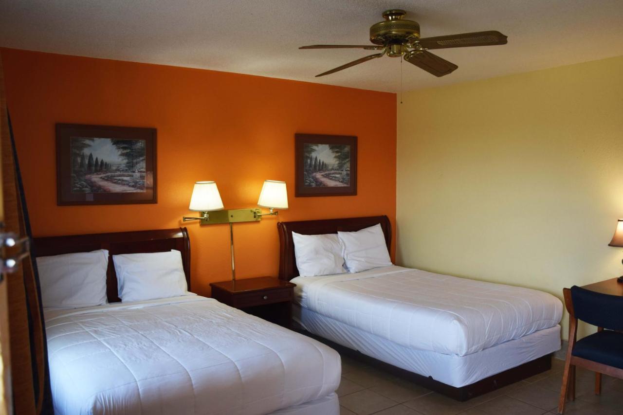 American Best Inn By Oyo I-35 Perry Near Lake Mcmurtry Экстерьер фото