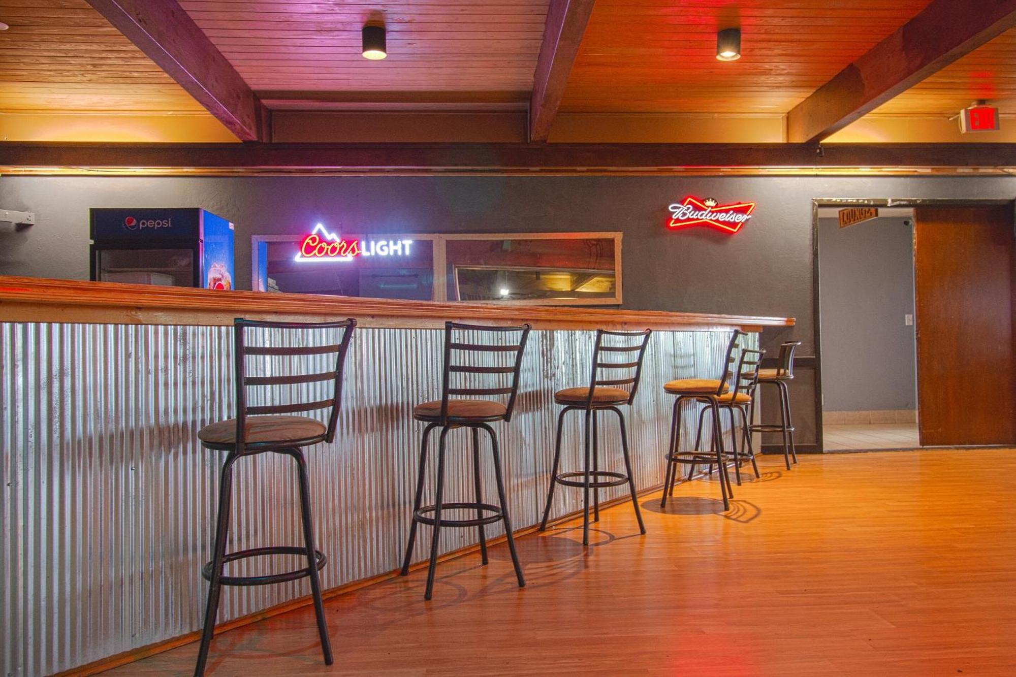 American Best Inn By Oyo I-35 Perry Near Lake Mcmurtry Экстерьер фото
